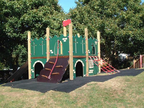 Prae Wood Castle - Setter Play