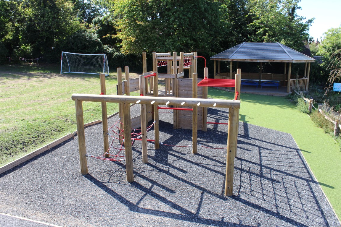 Highdown Play Frame - Setter Play